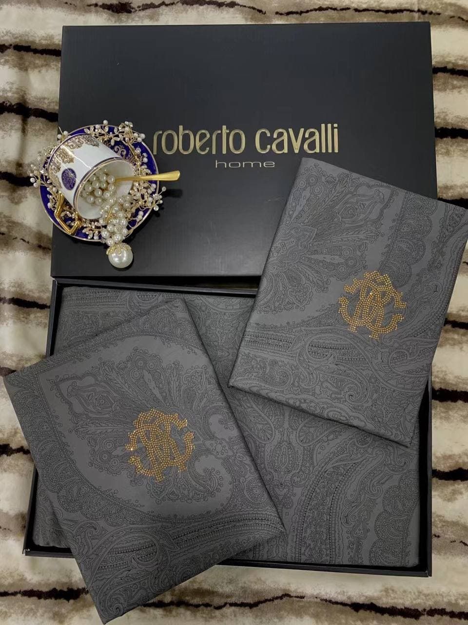 

Постельные наборы Roberto cavalli 200*230 200_230_ 2751Roberto cava