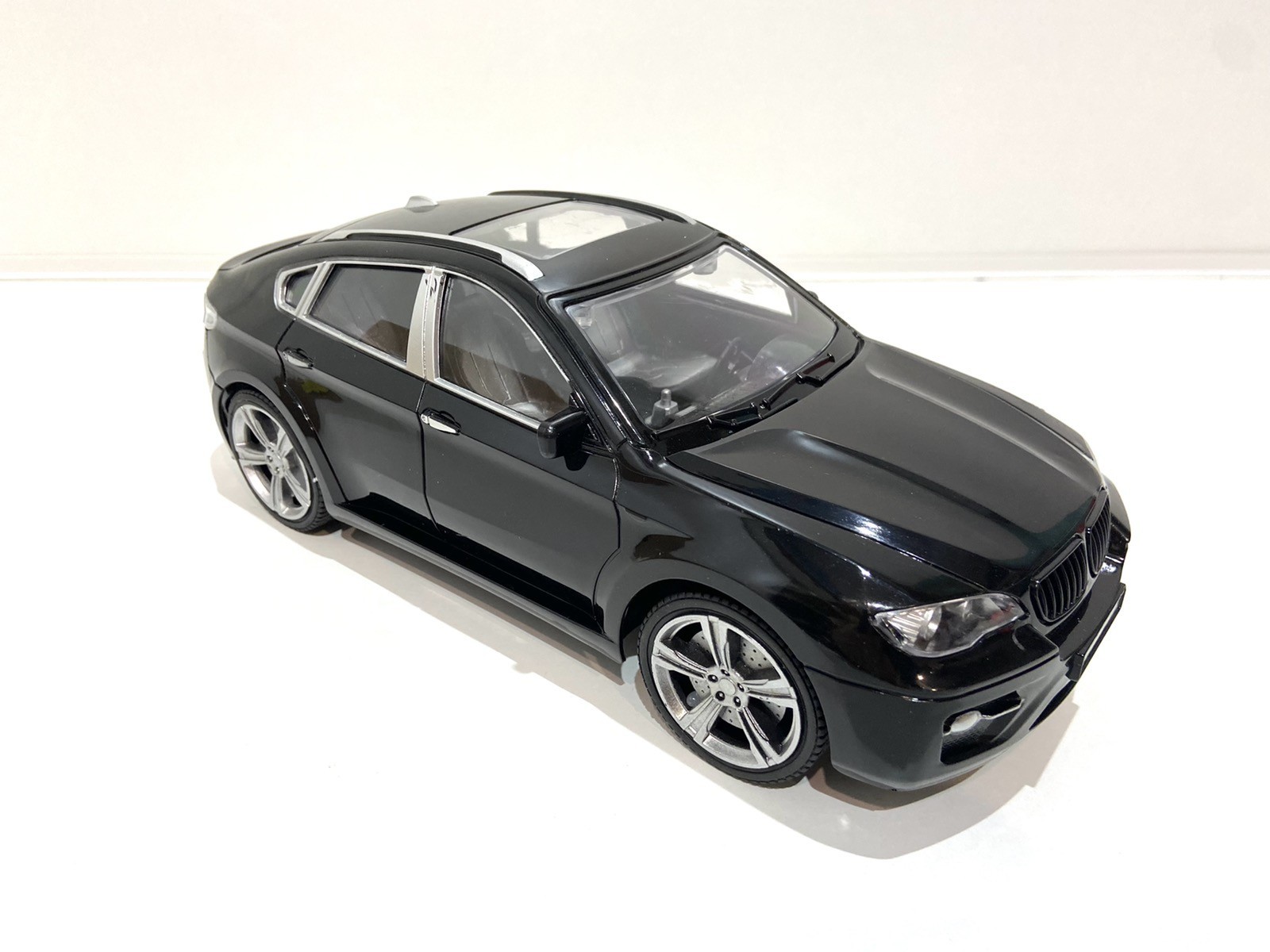 

Машинка на пульте радиоуправления Limo Toy АвтоСвіт 26см Чёрная Аккумулятор (AS-2847)