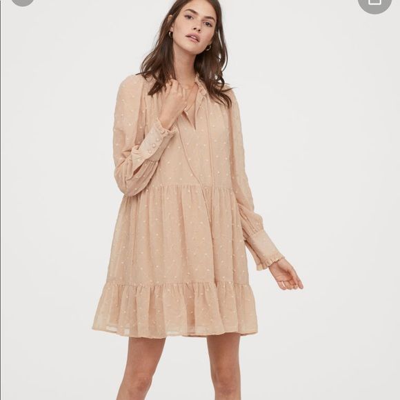 

Платье H&M М бежевое (1202-894)