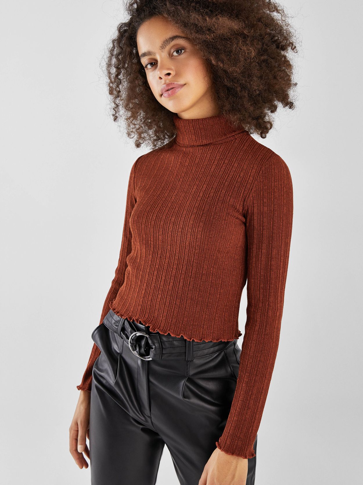 

Водолазка Bershka 06919326353 XS Коричневая