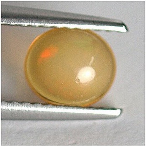 

Опал 0.7Ct 7*6.5мм Е102761