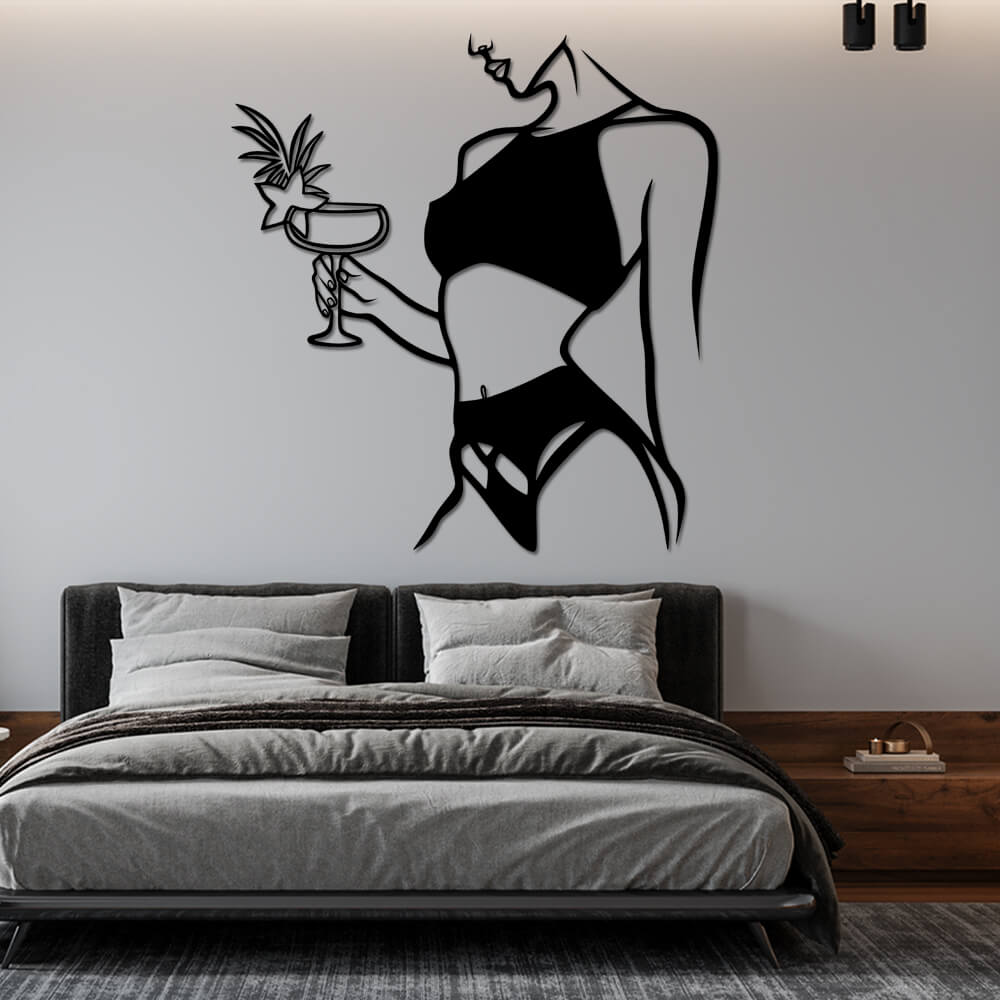 

Панно из дерева Born for Art Девушка с коктейлем 115х100 см Черное