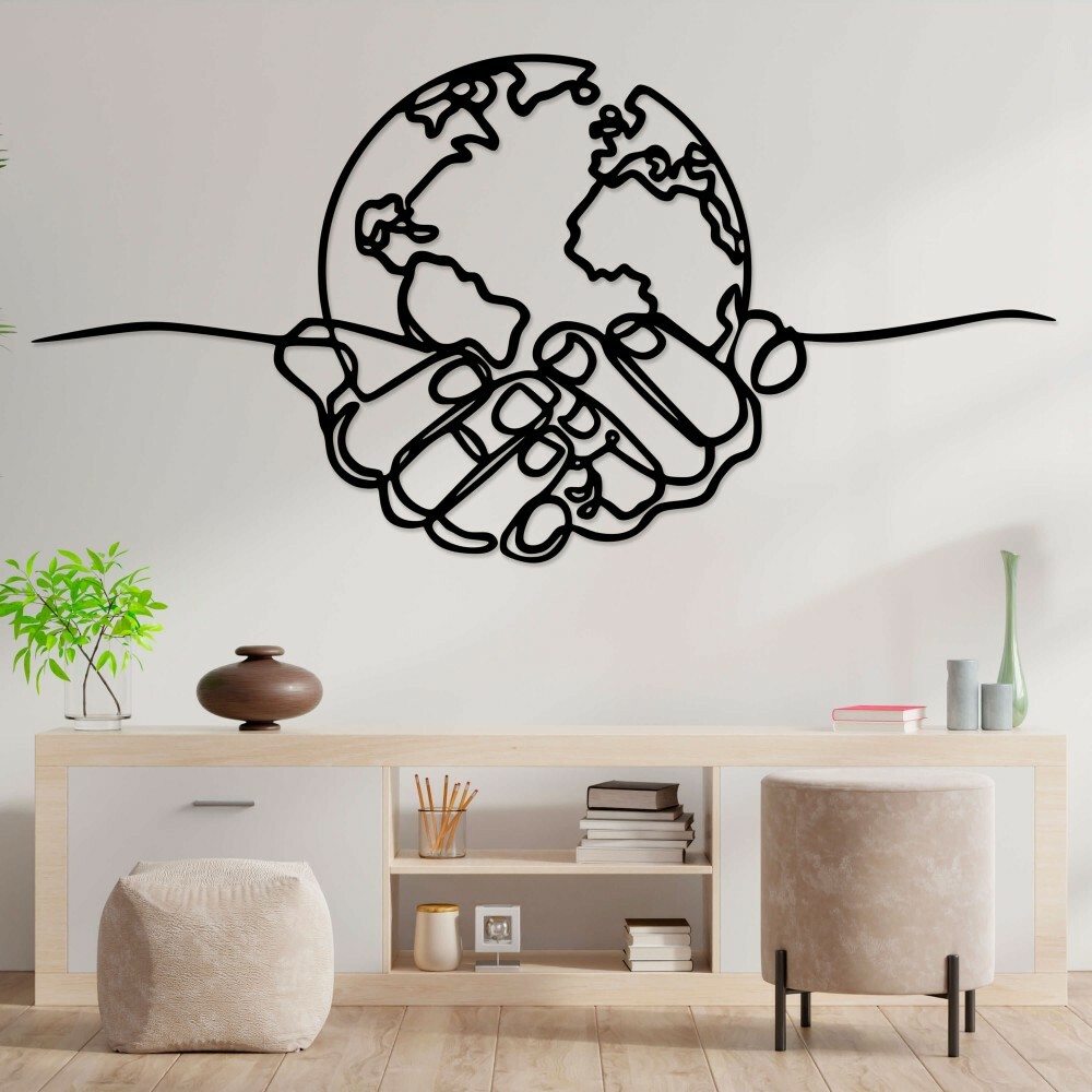 

Панно из дерева Born for Art Планета в руках 145х72 см Черное
