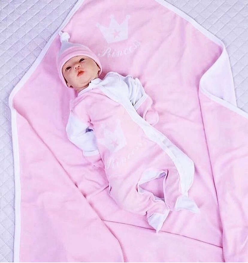 

Набор на выписку из роддома Baby Va 4 предмета "Корона" 56 р розовый