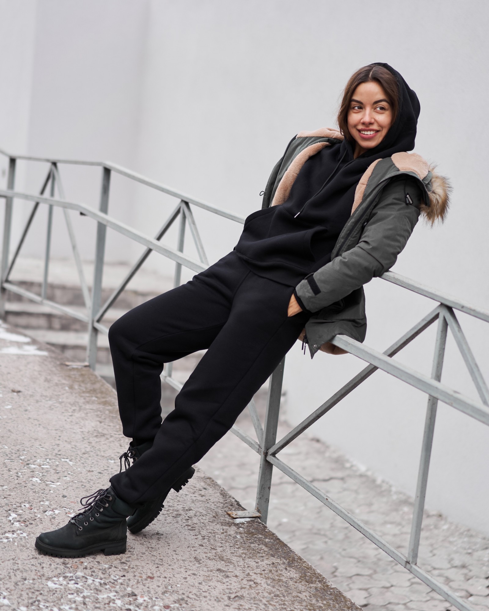 

Спортивный костюм зимний GR8 active wear модель 350-черный-415 размер M