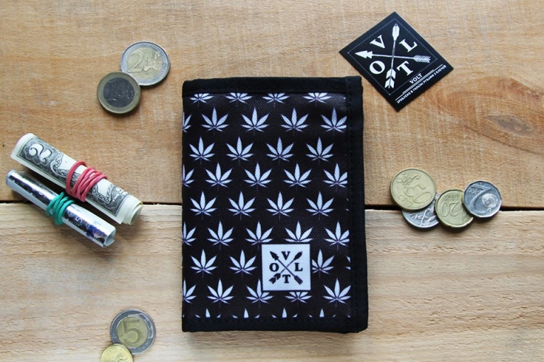 

Кошелек Volt Weed Wht
