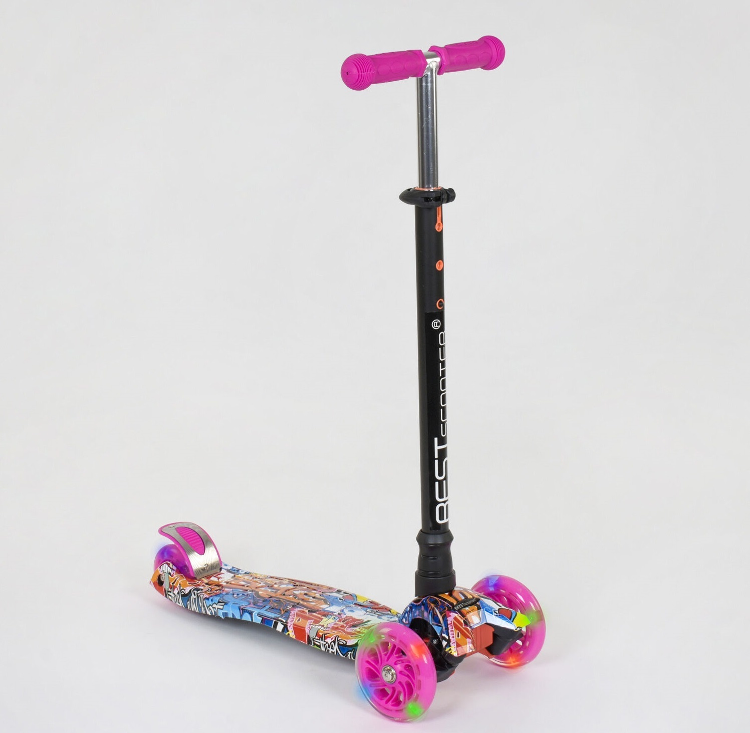 

Самокат Best Scooter MAXI Graffiti А 24651 /779-1395 Black/Pink (779-1395)
