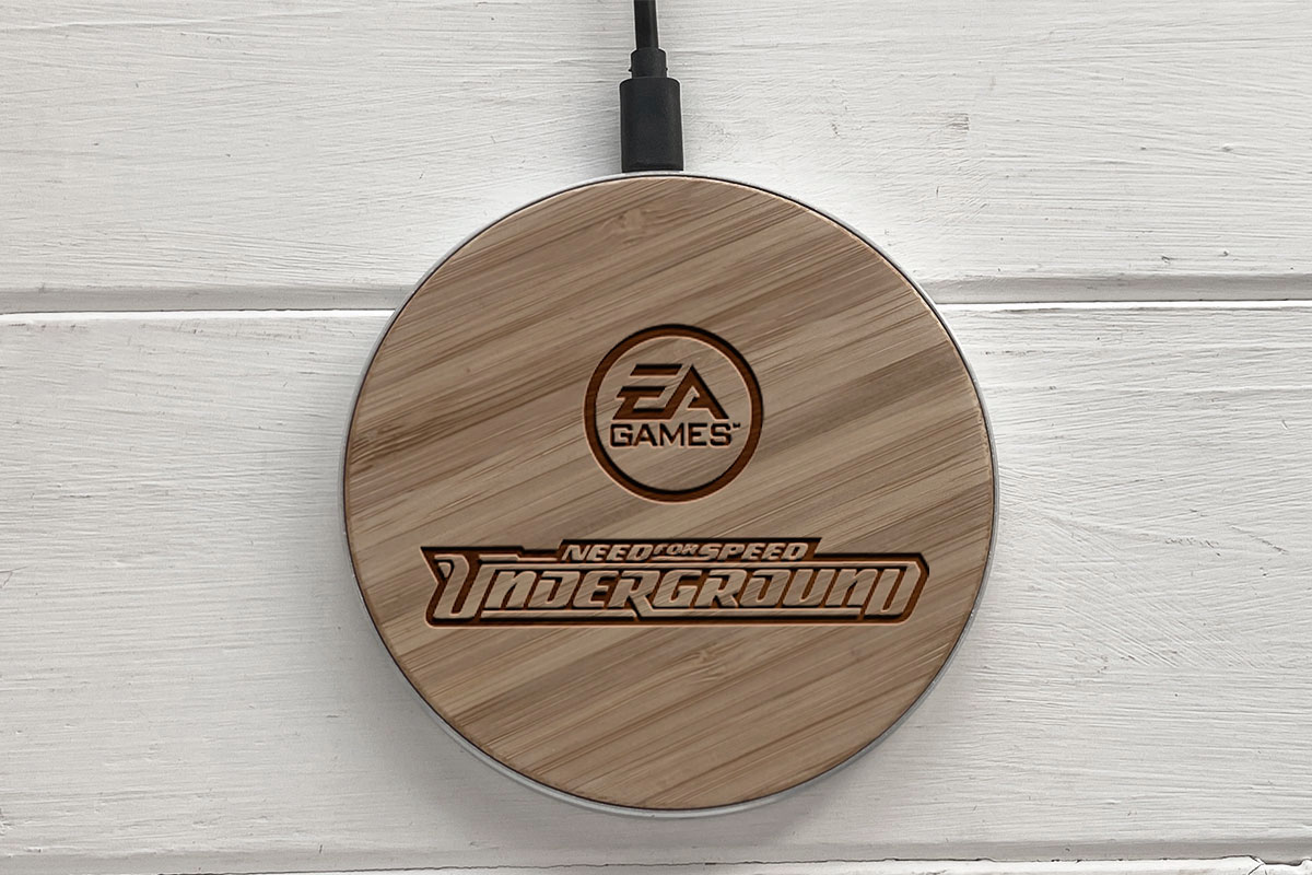 

Быстрая беспроводная деревянная зарядка SkinWood White Fast Charge Game
