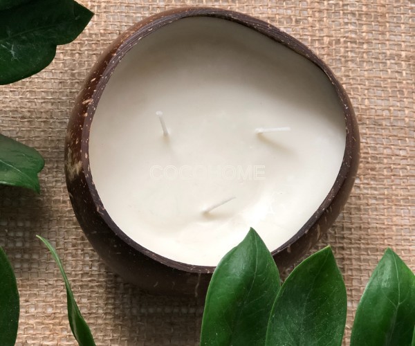 

Свеча ароматическая Coconut Home из смеси натуральных восков в кокосовой чаше Банан (482-306)