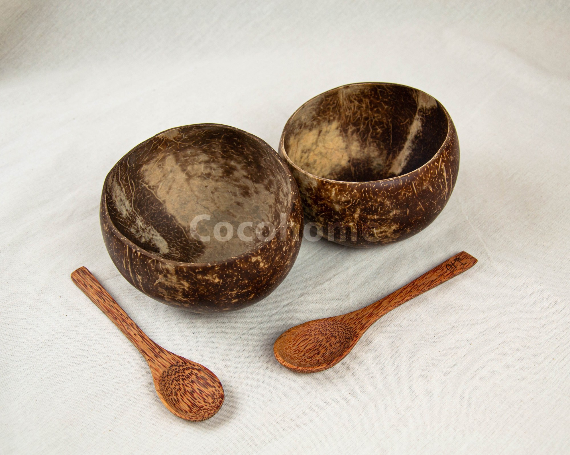

Набор эко посуды из кокоса Coconut Home на 2 персоны полированные кокосовые смузибоулы и кокосовые ложки (893 -111)