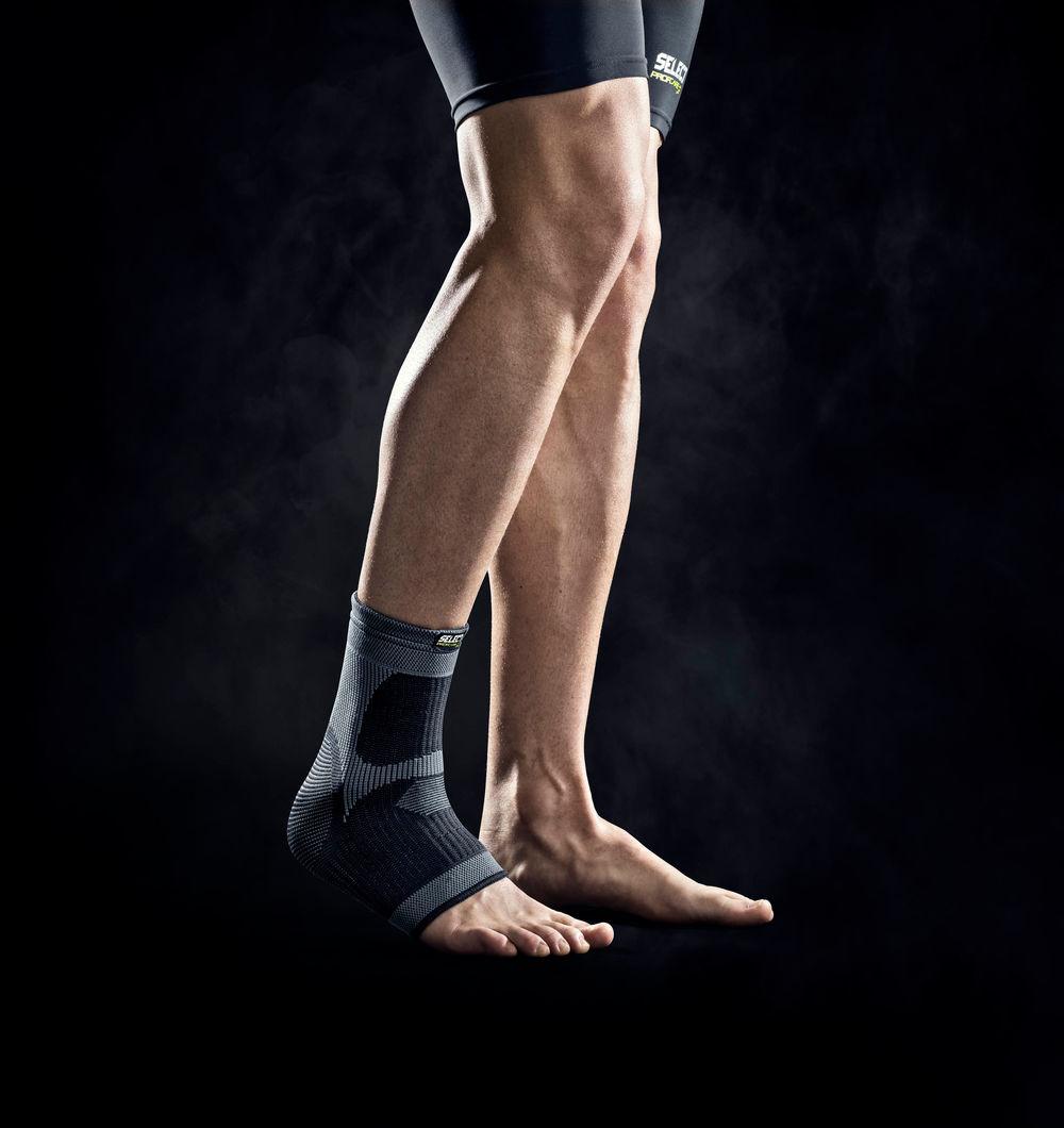 

Гомілкостоп SELECT Elastic Ankle support S