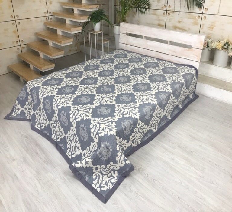 

Покрывало жаккардовое двухстороннее Династия на сером CottonTwill 220х235 см (П008-1)