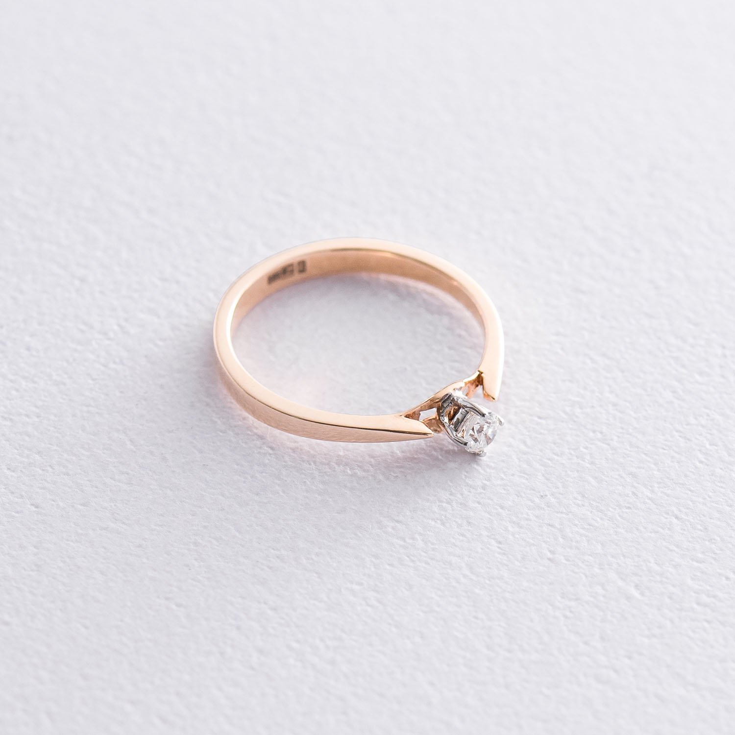 

Золотое помолвочное кольцо с бриллиантом кб03044k Оникс 17.5