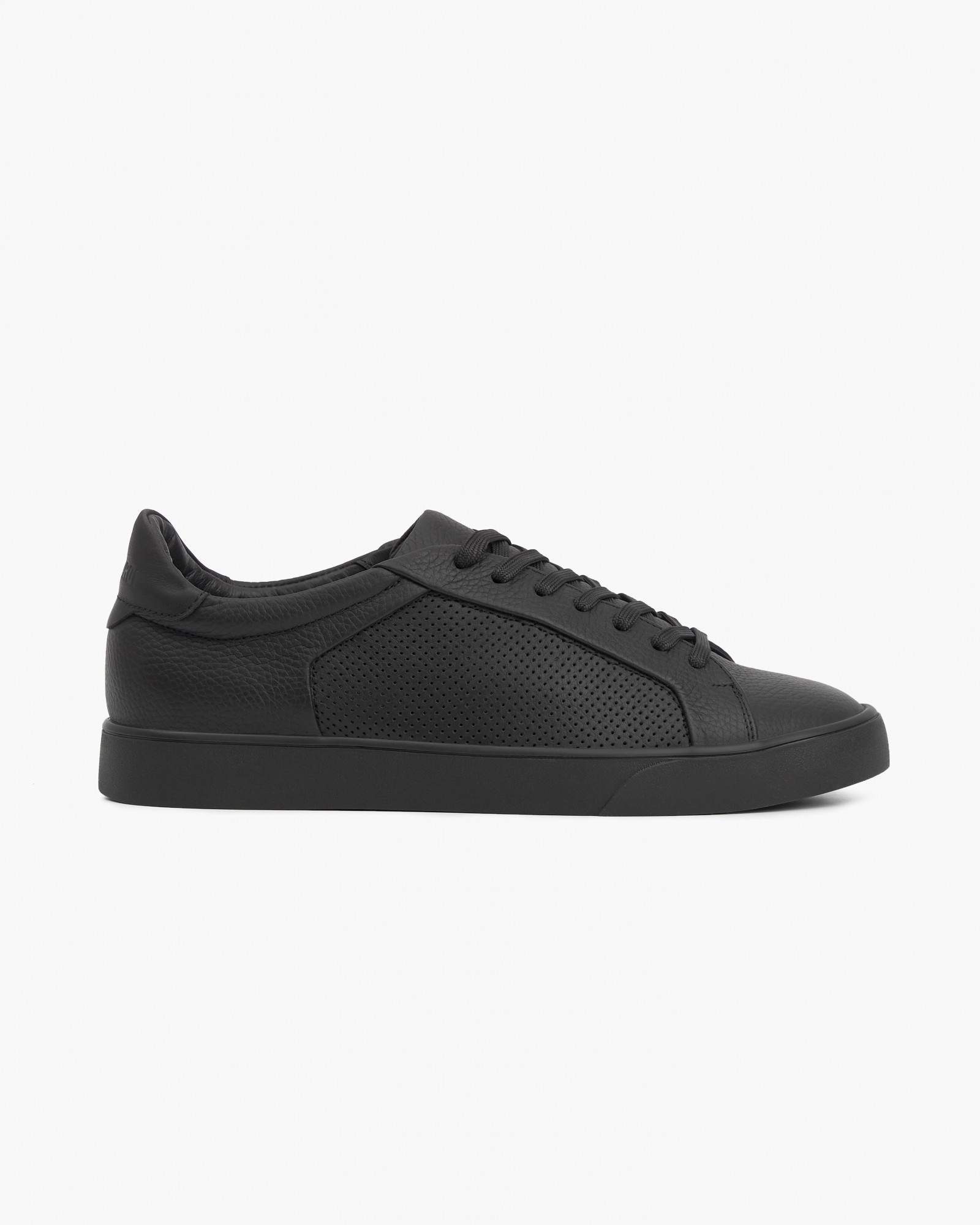 

Кеды с перфорацией RICK HARDI RH 019-3 45р. Черные