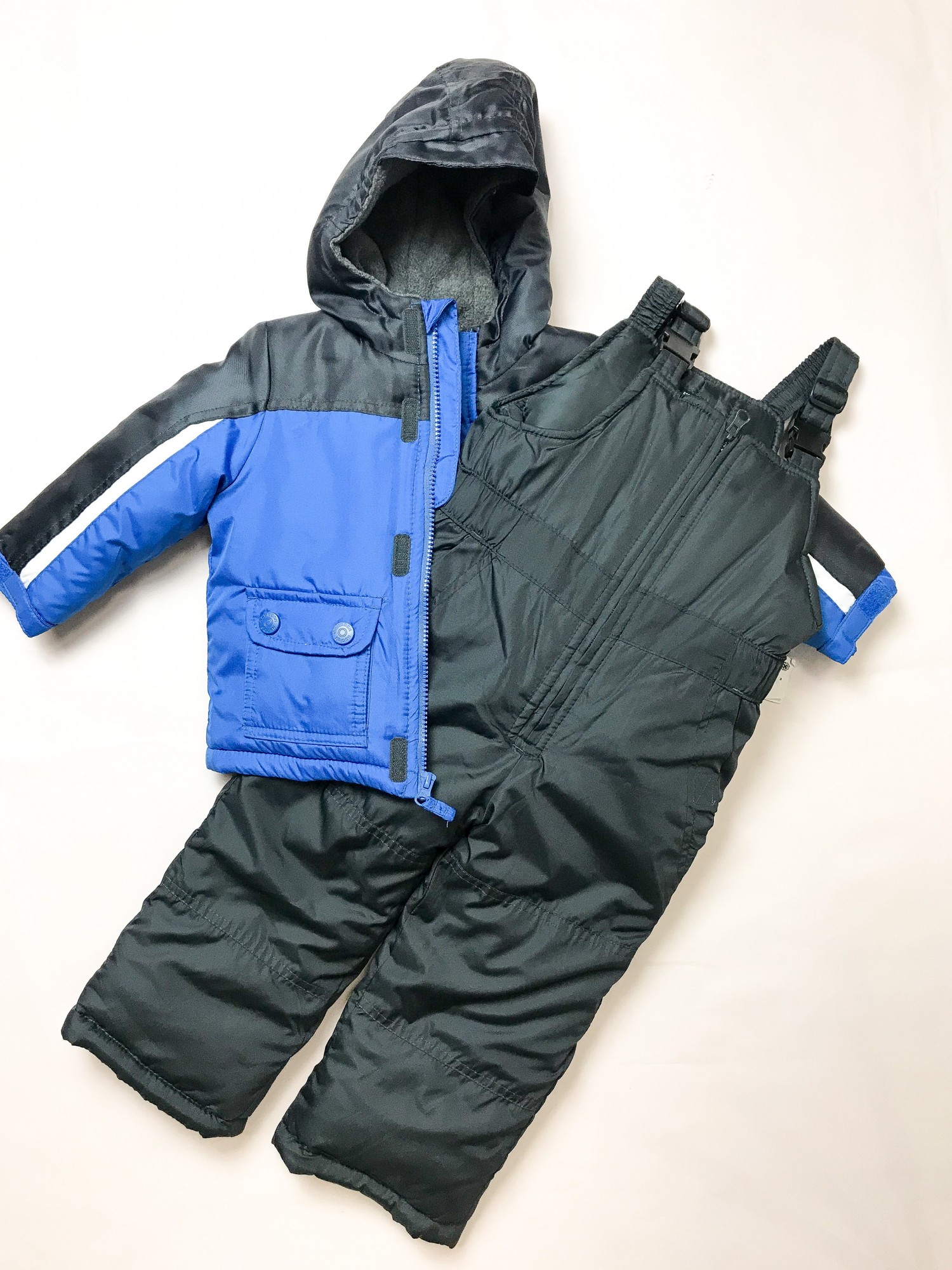 

Зимний комплект (куртка+полукомбинезон ) Oshkosh для мальчика на 3 года на 98 см