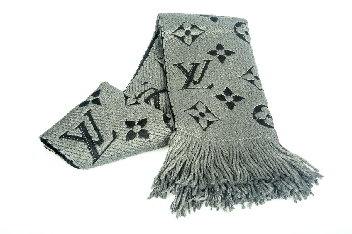 

Женский шарф Alberta WOOL L2V 026 STANDART Серый
