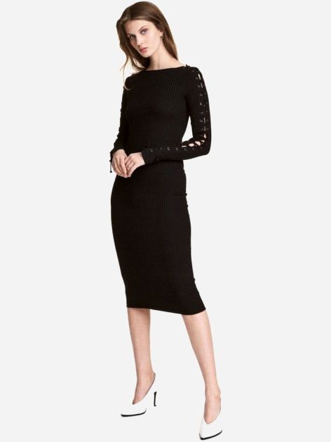

Платье H&M 2hm053300077 32 Черное