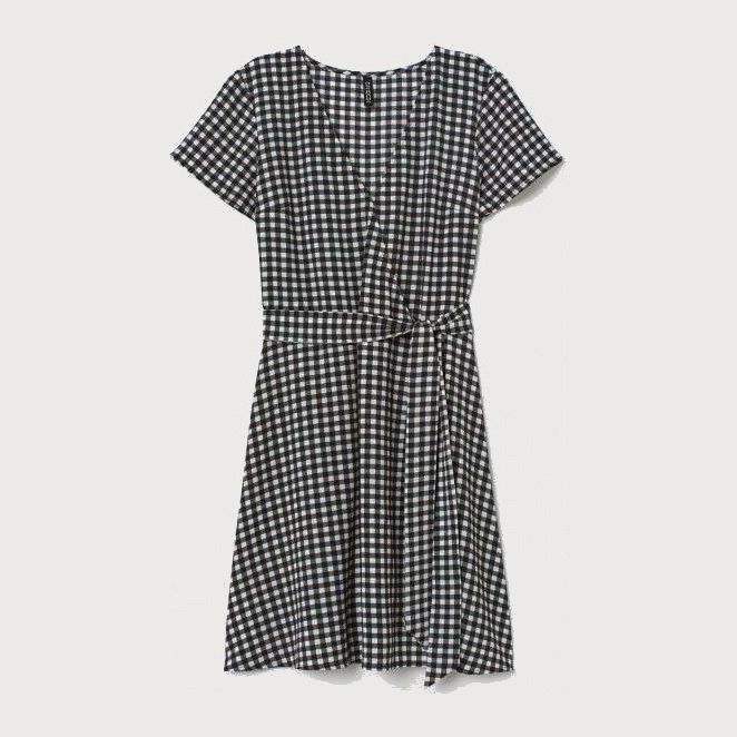 

Платье H&M Divided 07107299 42 Черное