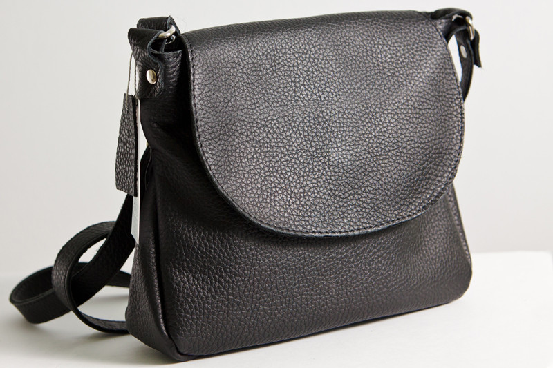 

Сумка женская кожаная Bagtur кроссбоди 05 черный флотар 01050101