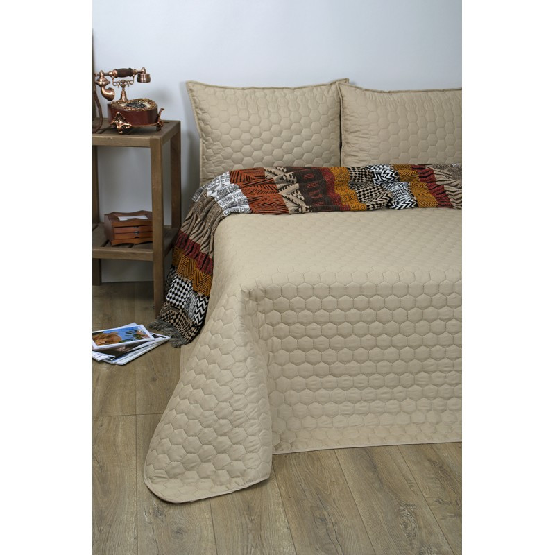 

Покрывало Lotus Broadway - Comb бежевый 200*220