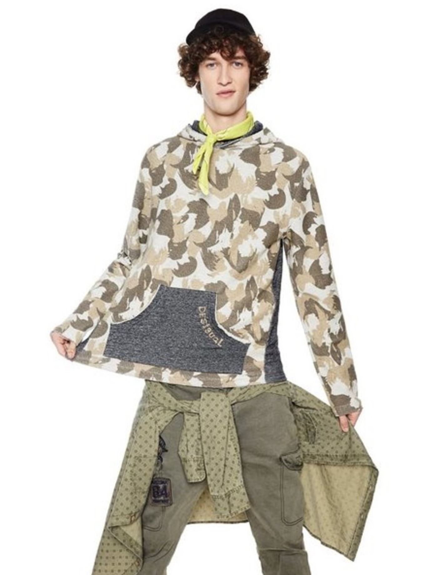 

Худи Desigual 18SMSK15 L Серый