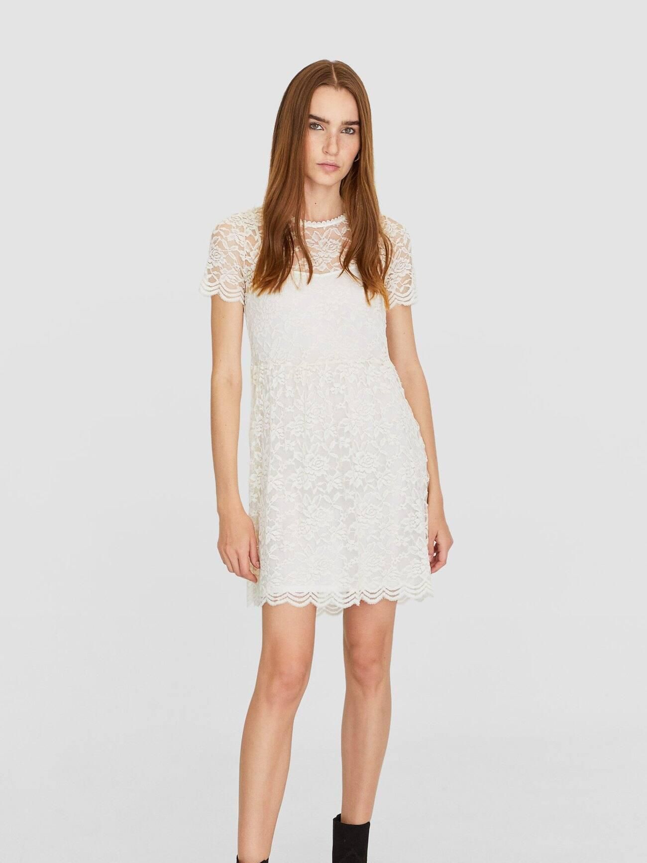 

Платье Stradivarius 6380/420/004-ACTS S Белое