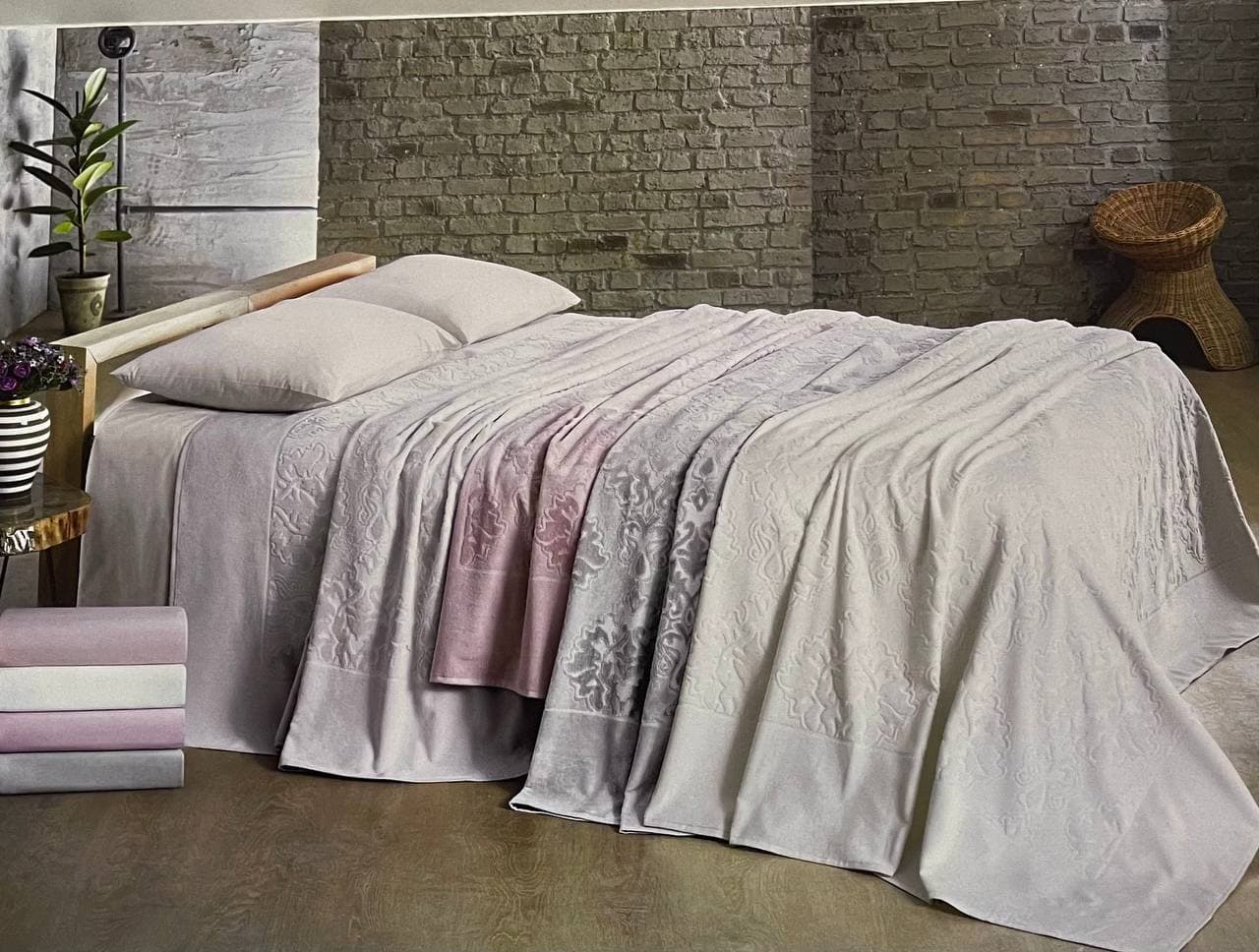 

Комплект постельного белья Pupilla Collection Коттон 100 Sophia 220 x 240 белый