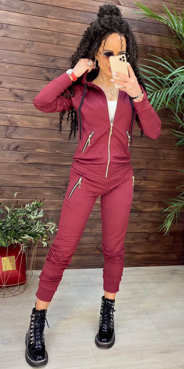 

Fashions • Женский спортивный костюм на молнии Fashions  бордовый (№0626-1тк, Fashions • Женский спортивный костюм на молнии Fashions 52 бордовый (№0626-1тк)