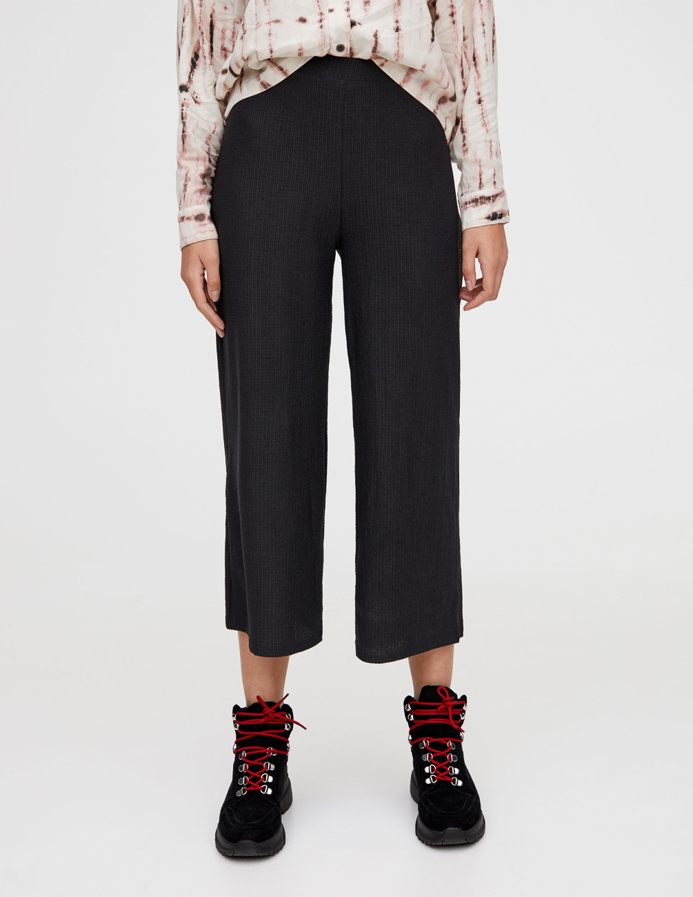 

Брюки PULL & BEAR Ж1065668 (5679/347/519) цвет черный, Брюки PULL & BEAR Ж1065668 (5679/347/519) цвет черный XL