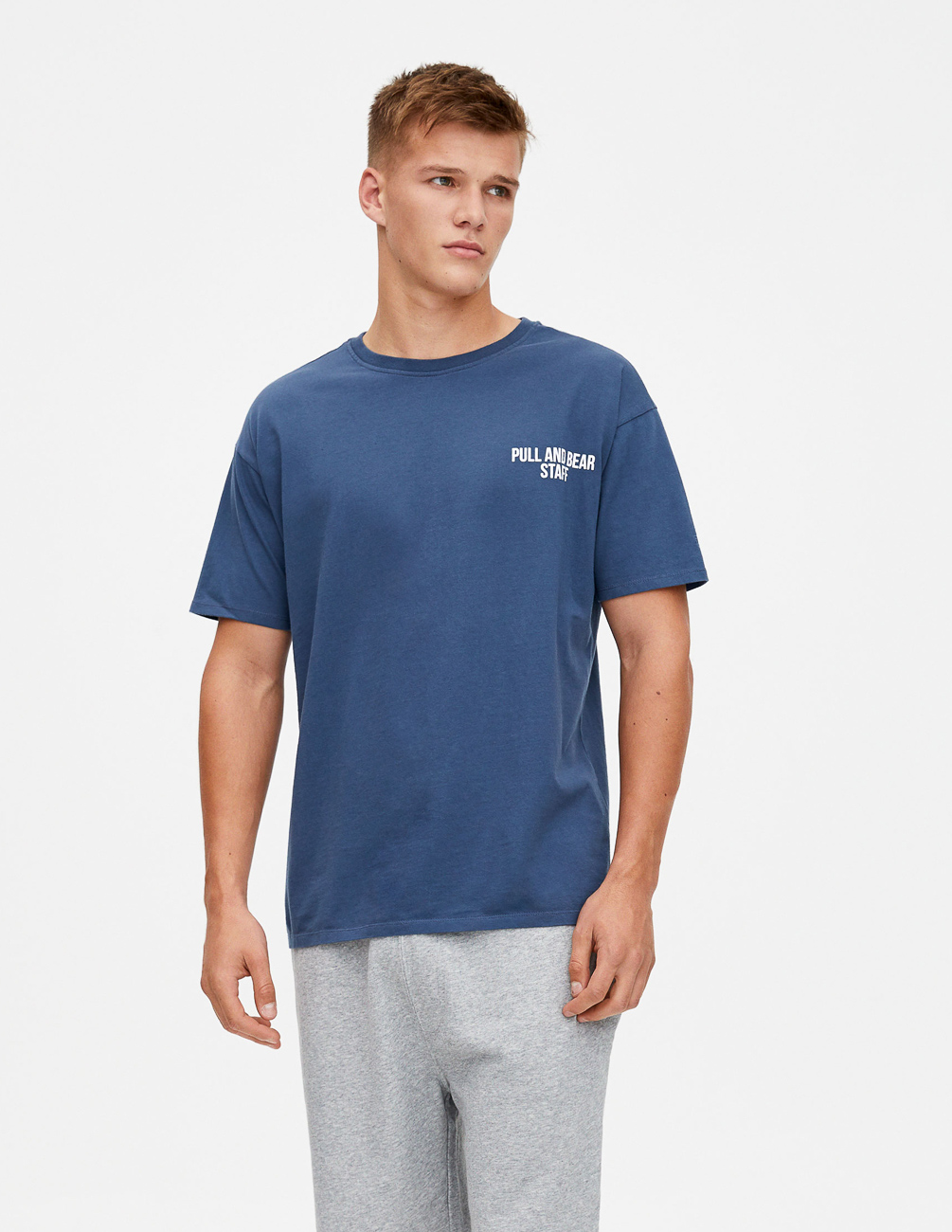 

Футболка PULL & BEAR М0111682 (9232/599/400) цвет синий S