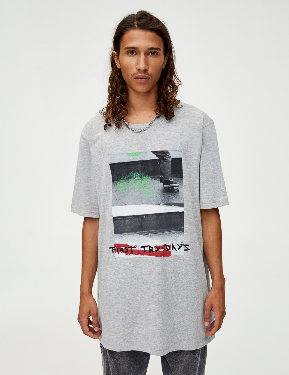 

Футболка PULL & BEAR М0111586 (9231/518/810) цвет серый M