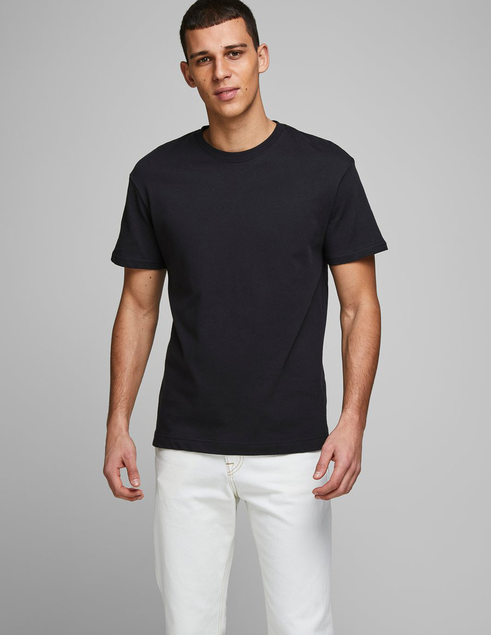 

Футболка JACK&JONES М0111125 цвет черный S