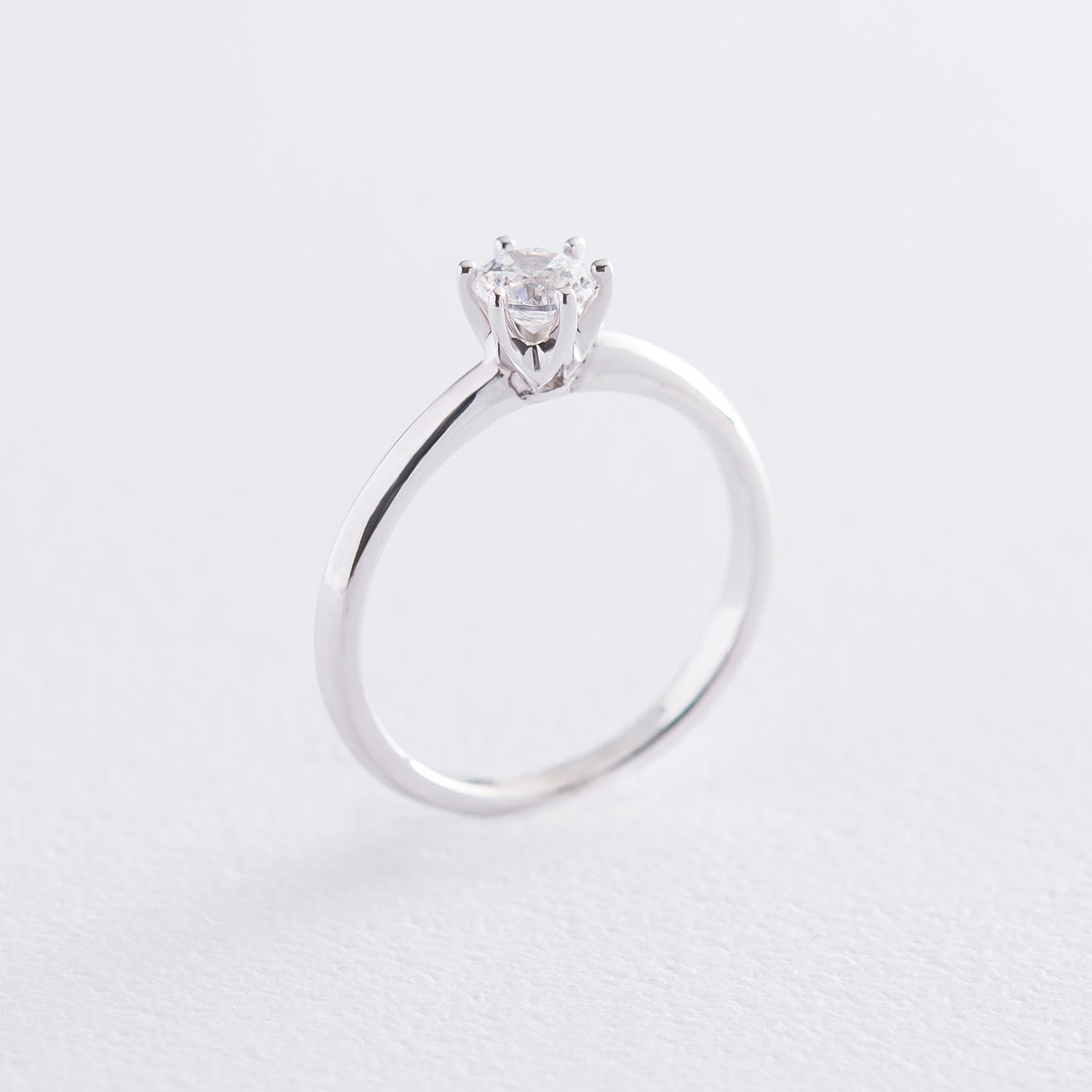 

Помолвочное кольцо в белом золоте (куб. цирконий Swarovski) к06322 Оникс 15.5