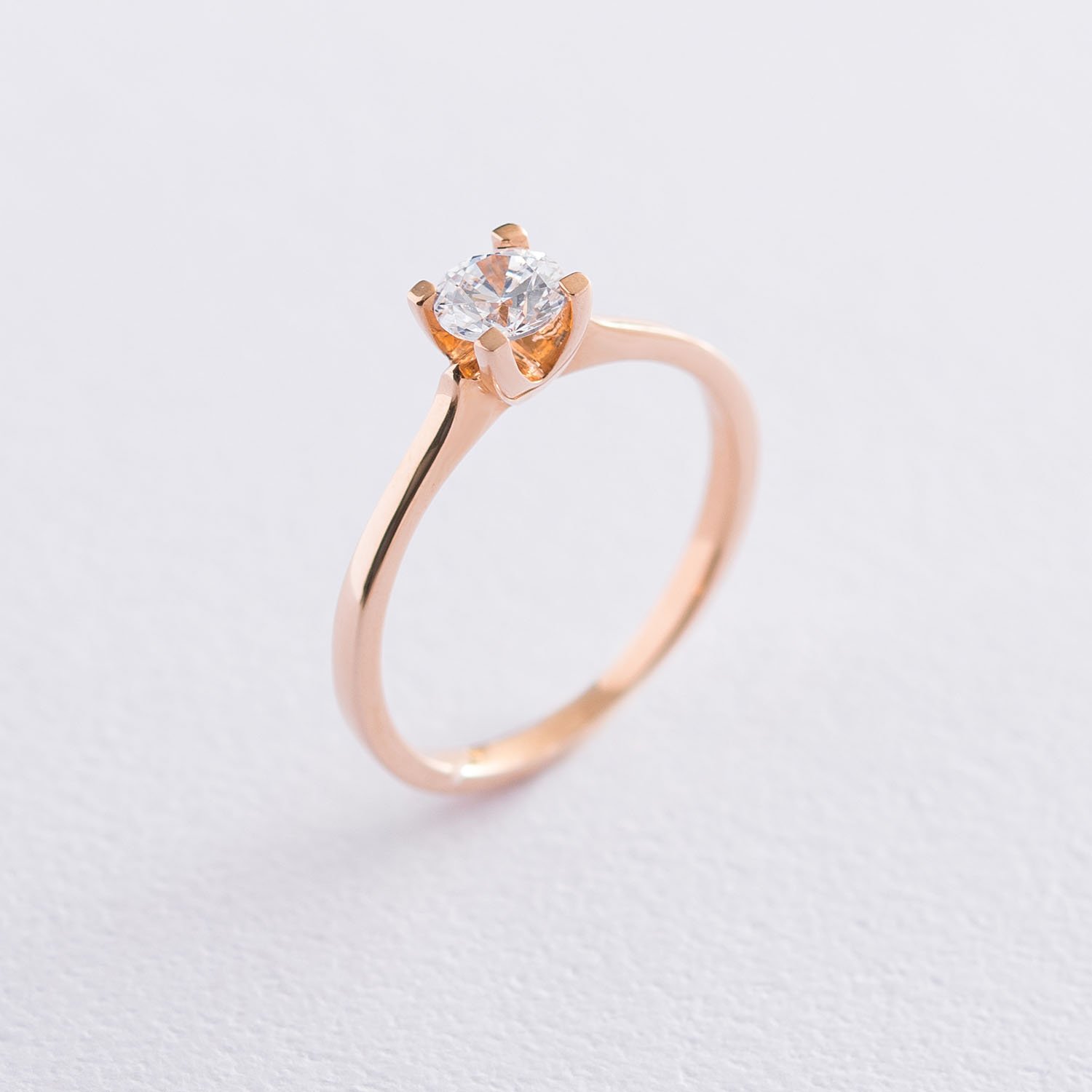 

Золотое помолвочное кольцо (циркон Swarovski) к06229 Оникс 18.5