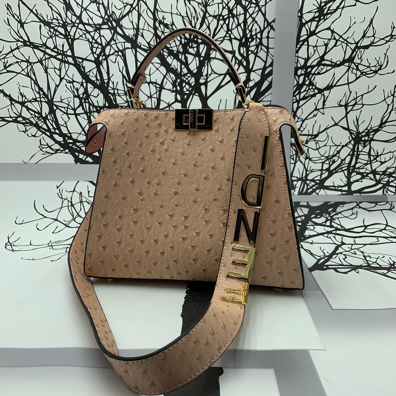 

Женская сумка Fendi QZZ4