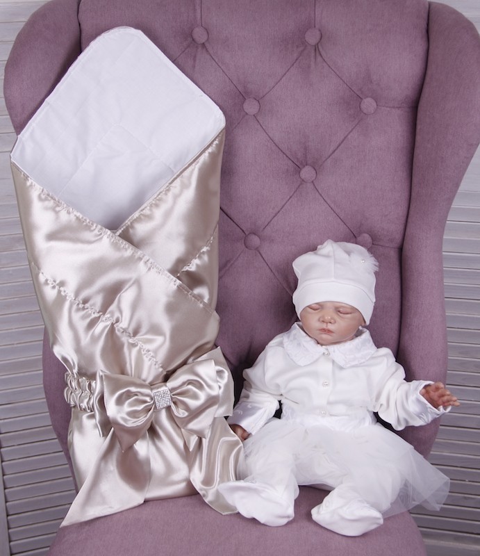 

Летний комплект на выписку для девочки Brilliantbaby Мира
