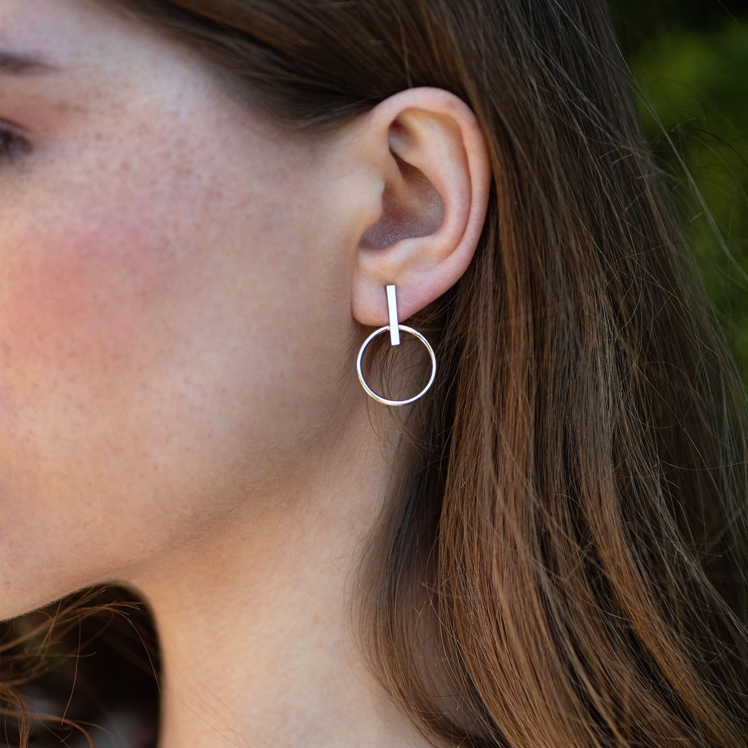 

Серебряные серьги - пусеты "Уверенность" 122583 Оникс