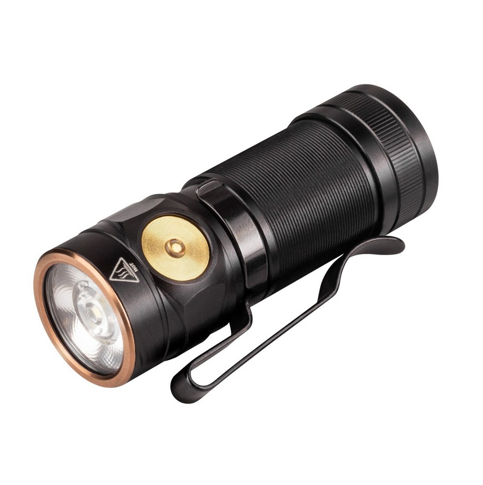 

Фонарь Fenix E18R с аккумулятором Fenix 700мАч