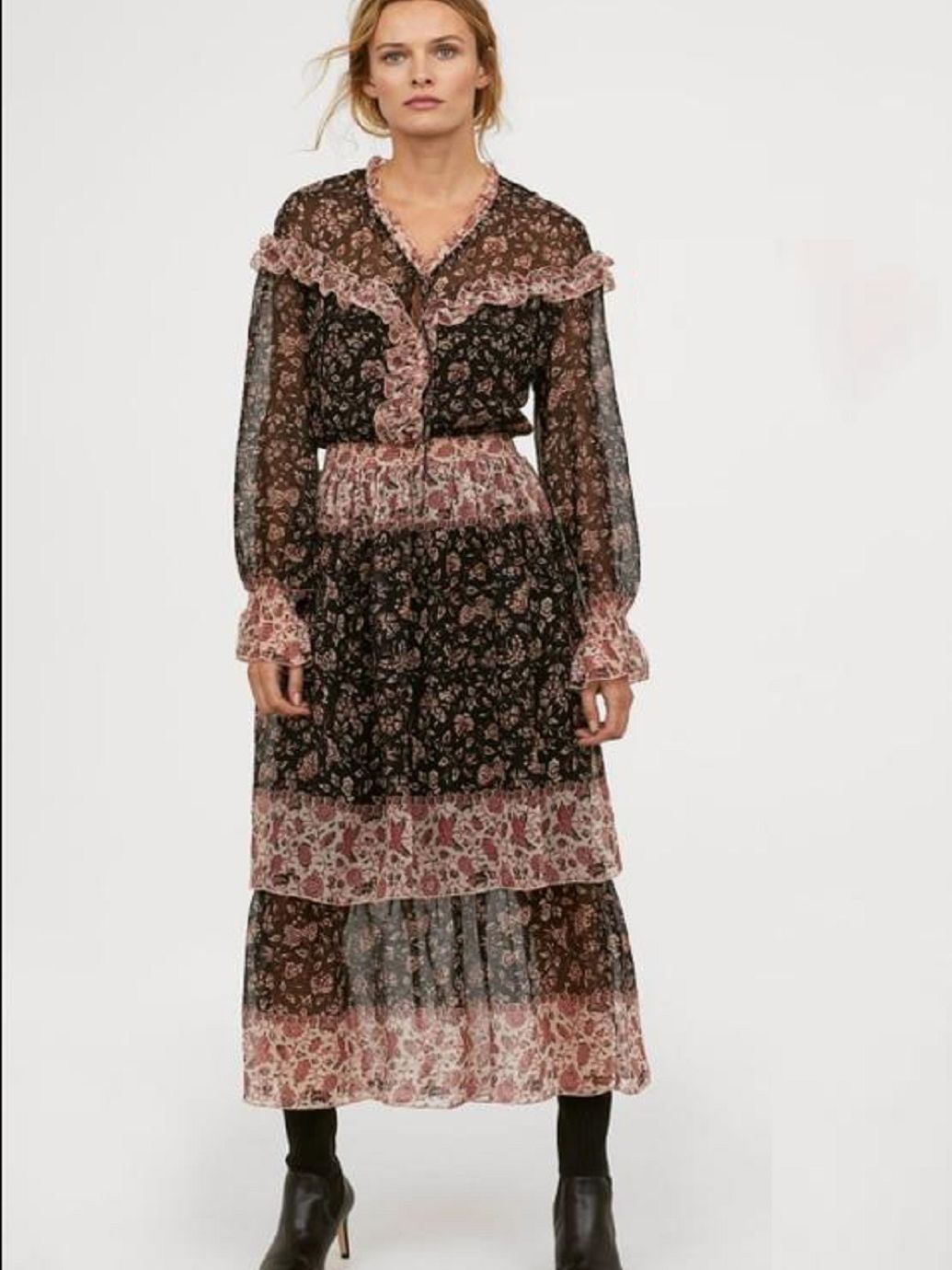

Платье H&M 0701262-8  Черное (СА2000001692585, Платье H&M 0701262-8 36 Черное (СА2000001692585)