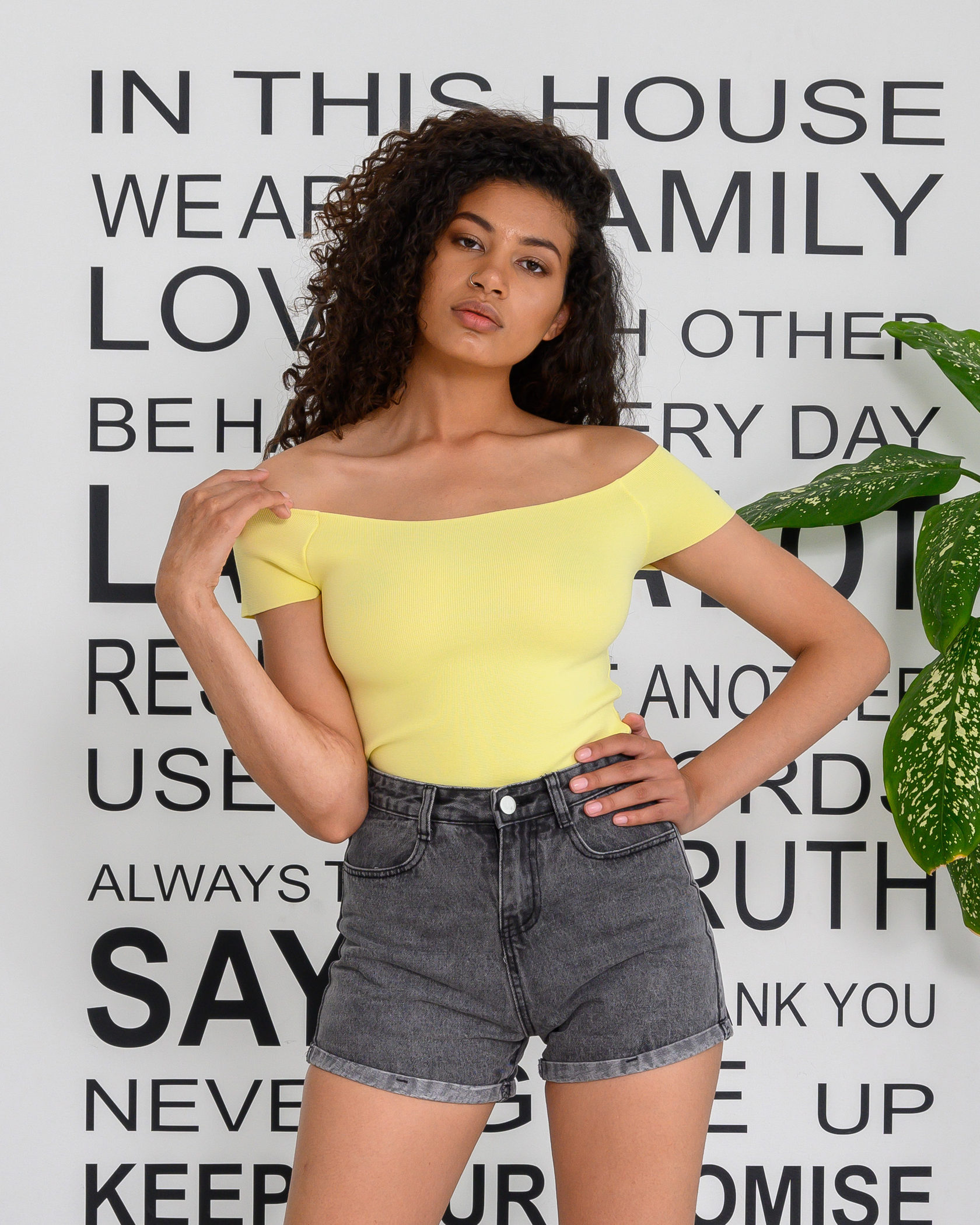 

Футболка открытые плечи Just Style Желтый 40-46