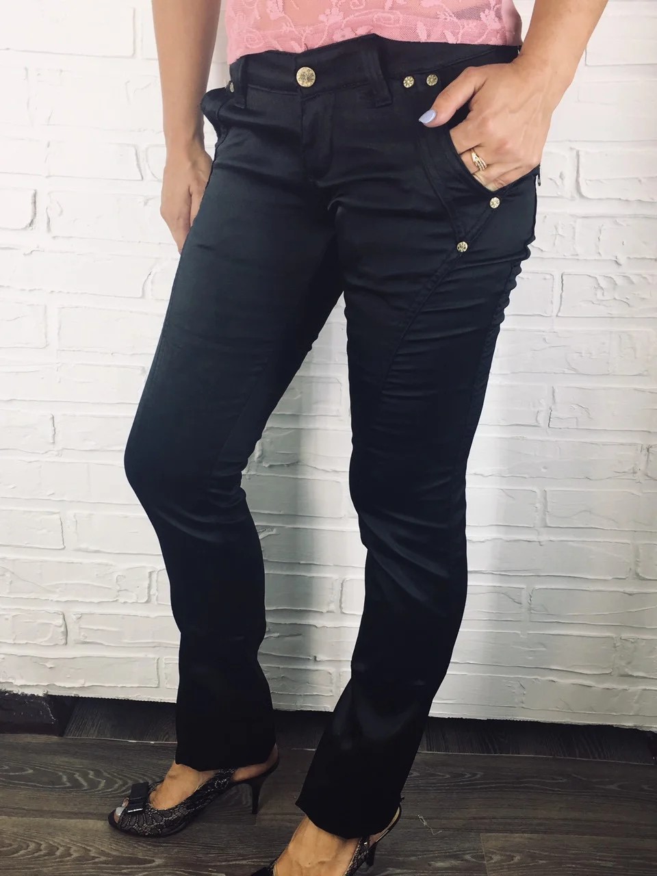 

Брюки атласные черные CRO JEANS D015 26