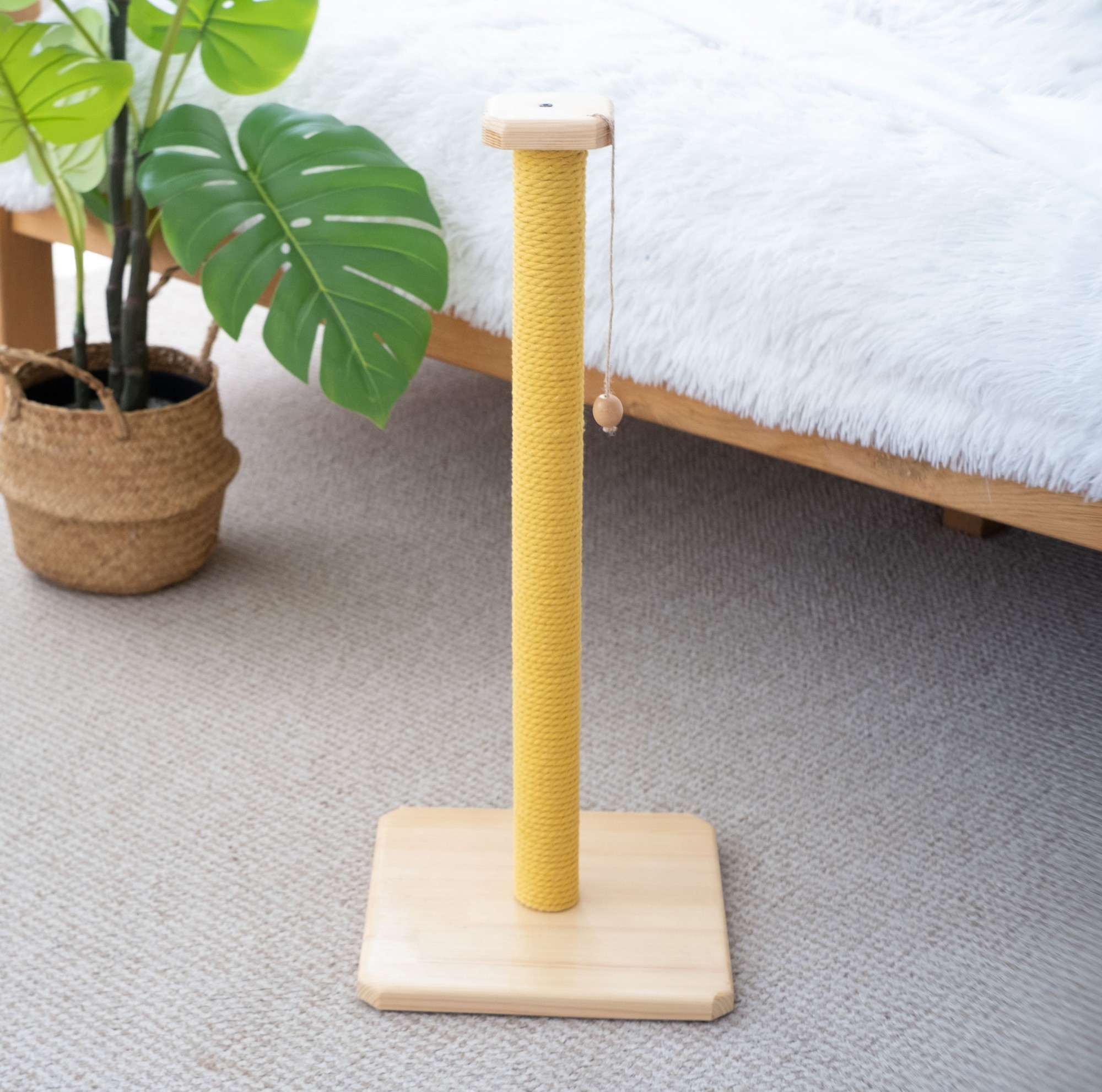 

Когтеточка столбик Pets Lounge Little Yellow, высота 55 см