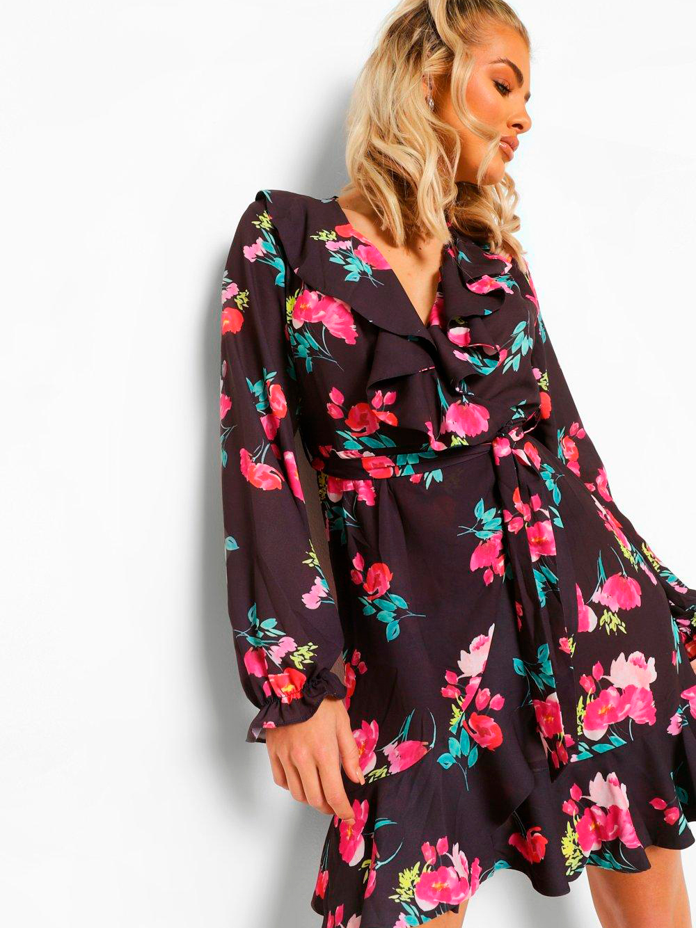 

Платье Boohoo bh05330081 38 Черное