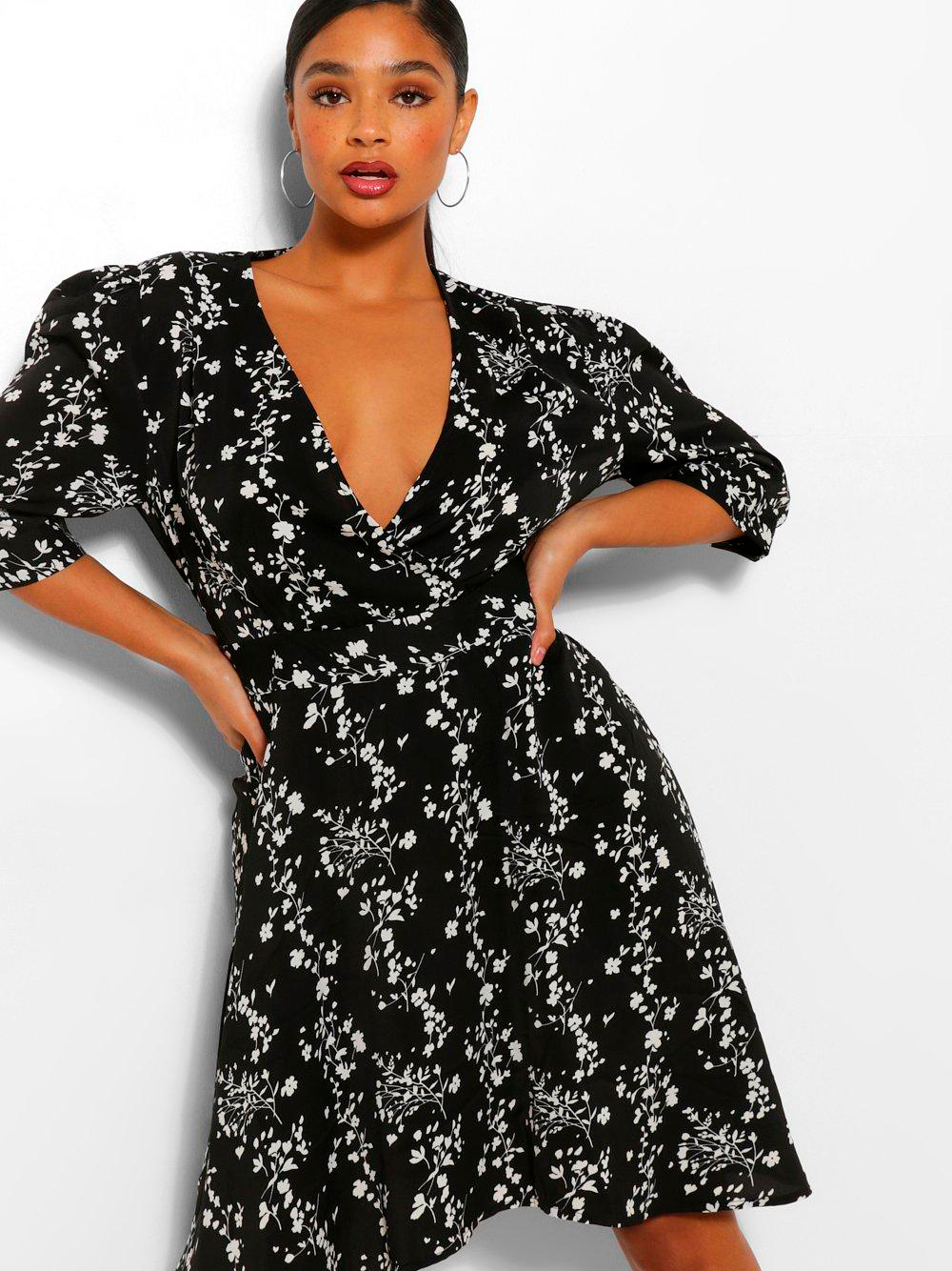 

Платье Boohoo bh05330082 42 Черное