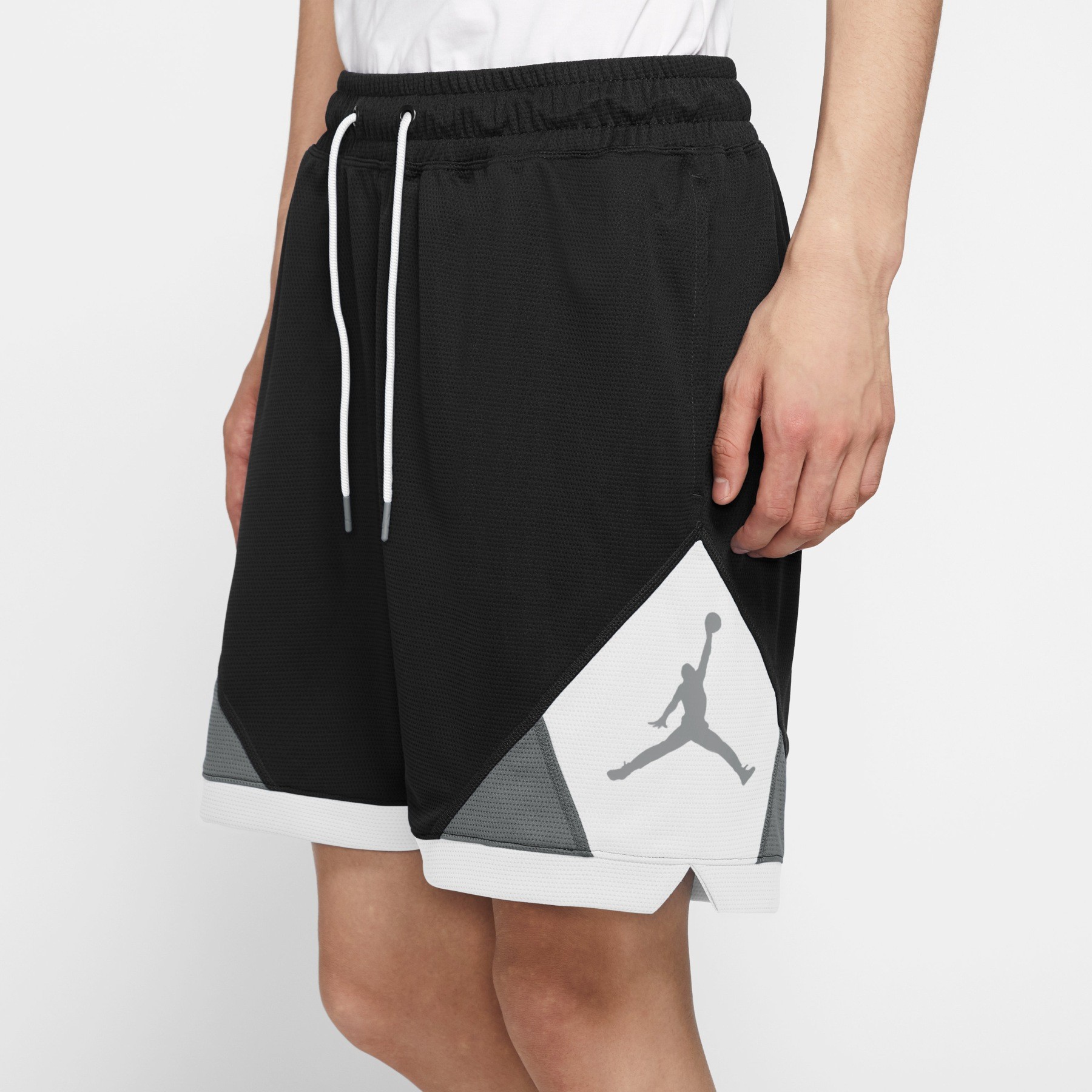 

Шорты Jordan Air Diamond Shorts S CV3086-011