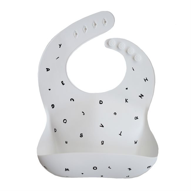 

Силиконовый слюнявчик Mushie White Letters
