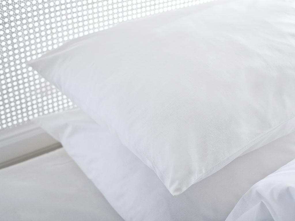 

Набор наволочек Zugo Home Hotel Line Satin 83 TL 50x70 2 шт Белый