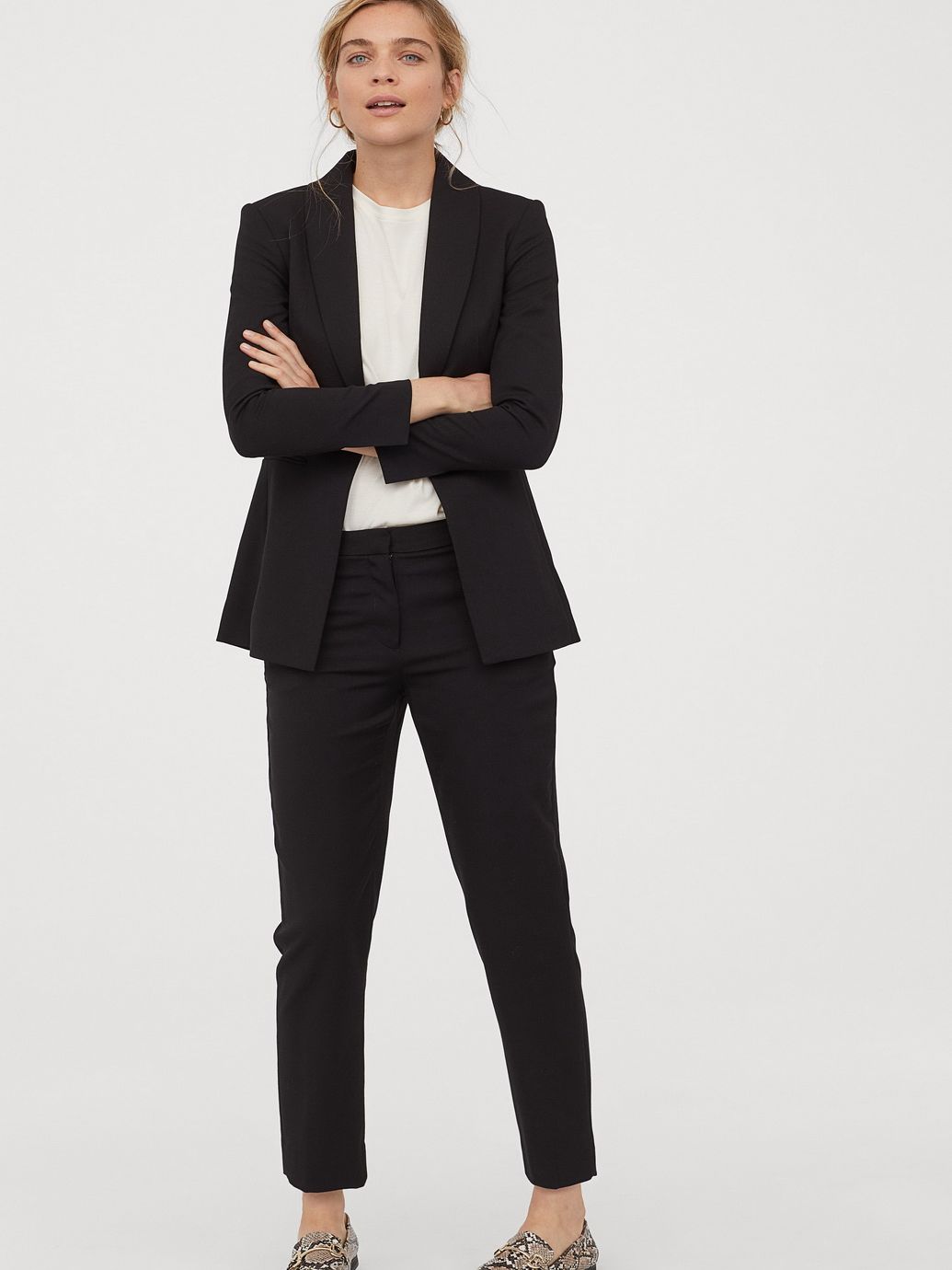 

Брюки H&M 05-0708311-0  Черные (СА2000001656518, Брюки H&M 05-0708311-0 44 Черные (СА2000001656518)