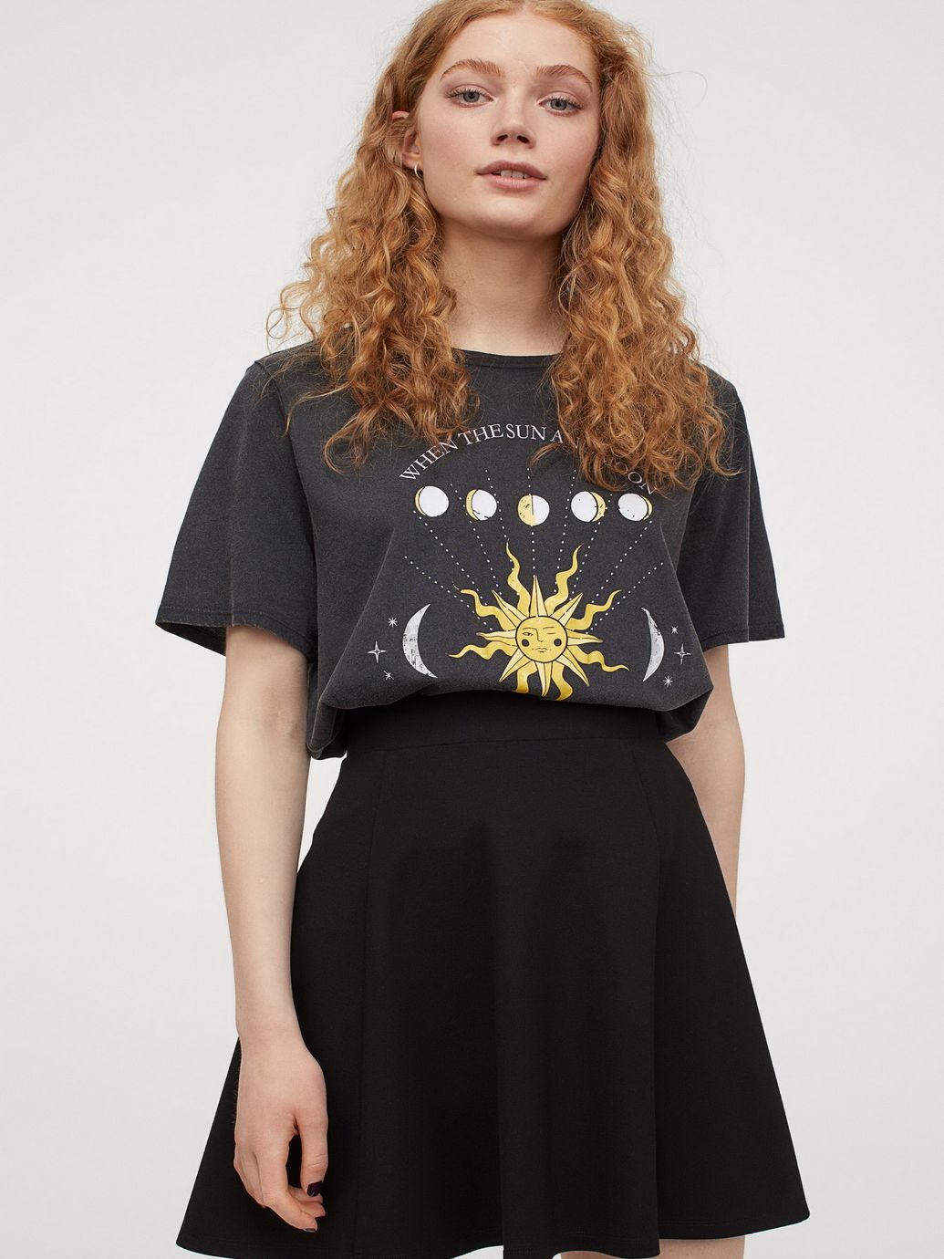 

Юбка H&M Divided 0729928-9 XS Черная (СА2000001640128)