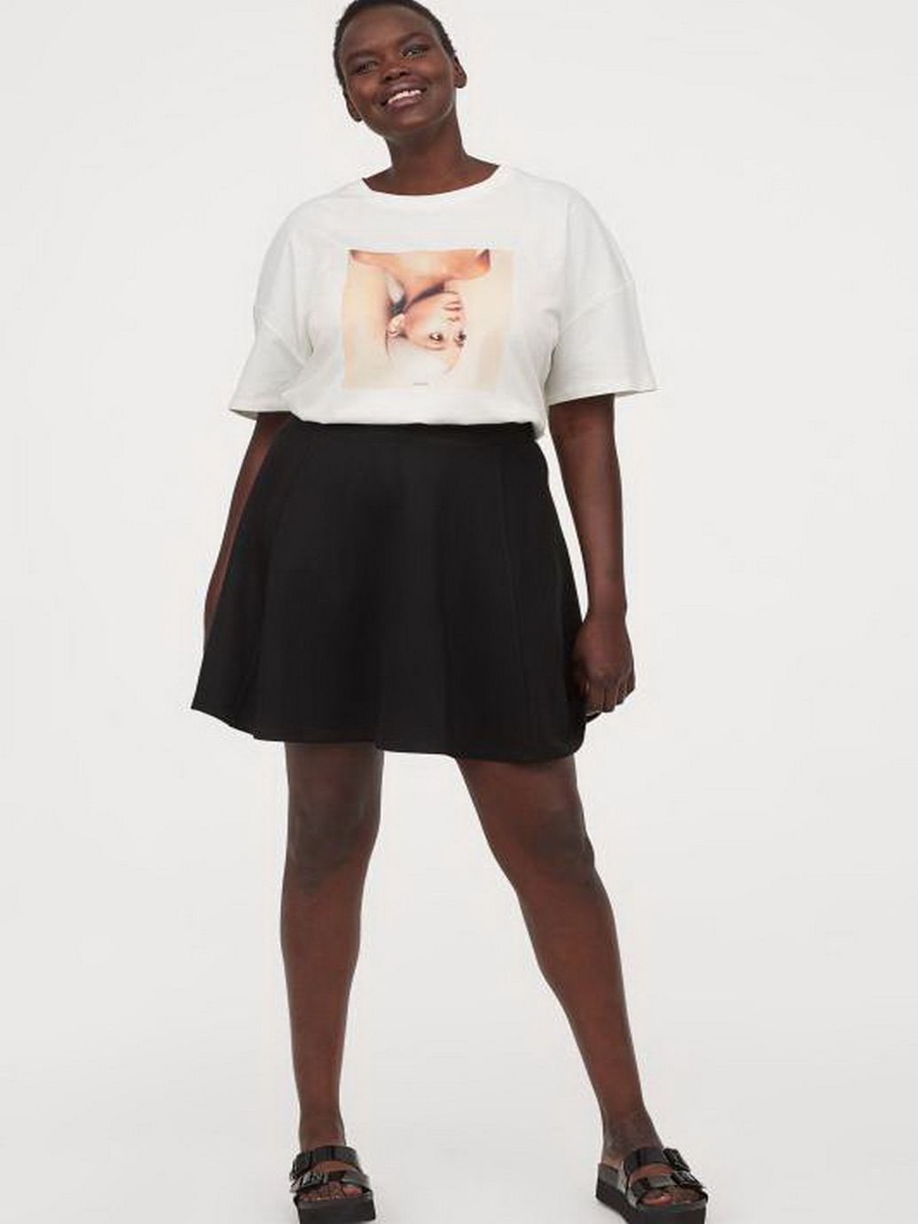 

Юбка H&M Divided 0790504-0 XL Черная (СА2000001621769)